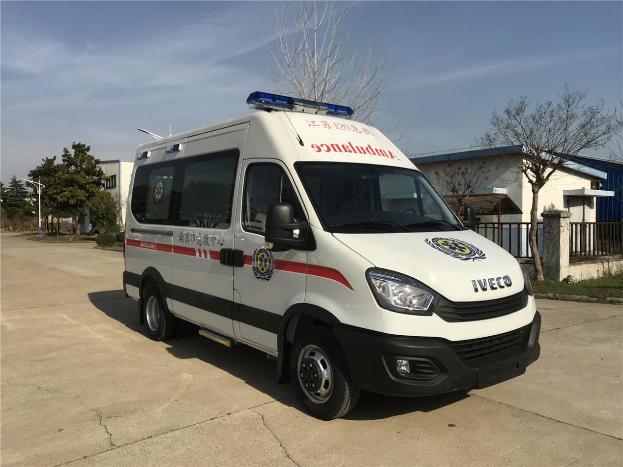 救護(hù)車(chē)廠家介紹醫(yī)療車(chē)跟他們之間的區(qū)別